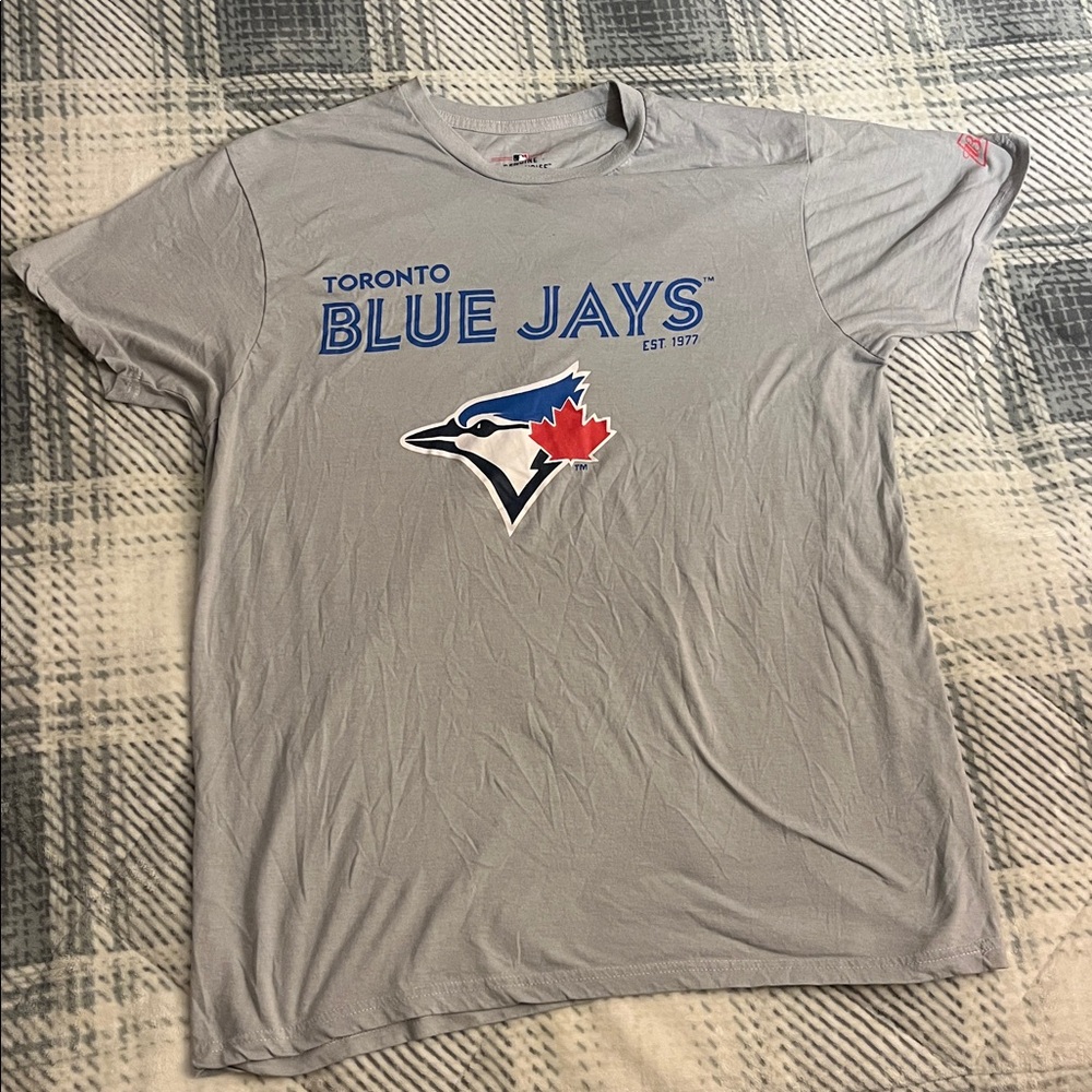 Toronto Blue Jays Tshirt size L , amazing quality